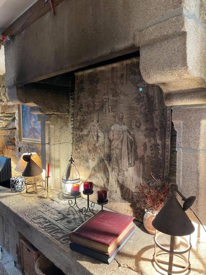 Appartement De 1634 Avec Balcon Au Sud Sur Jardin En Plein Coeur Historique Tréguier 외부 사진
